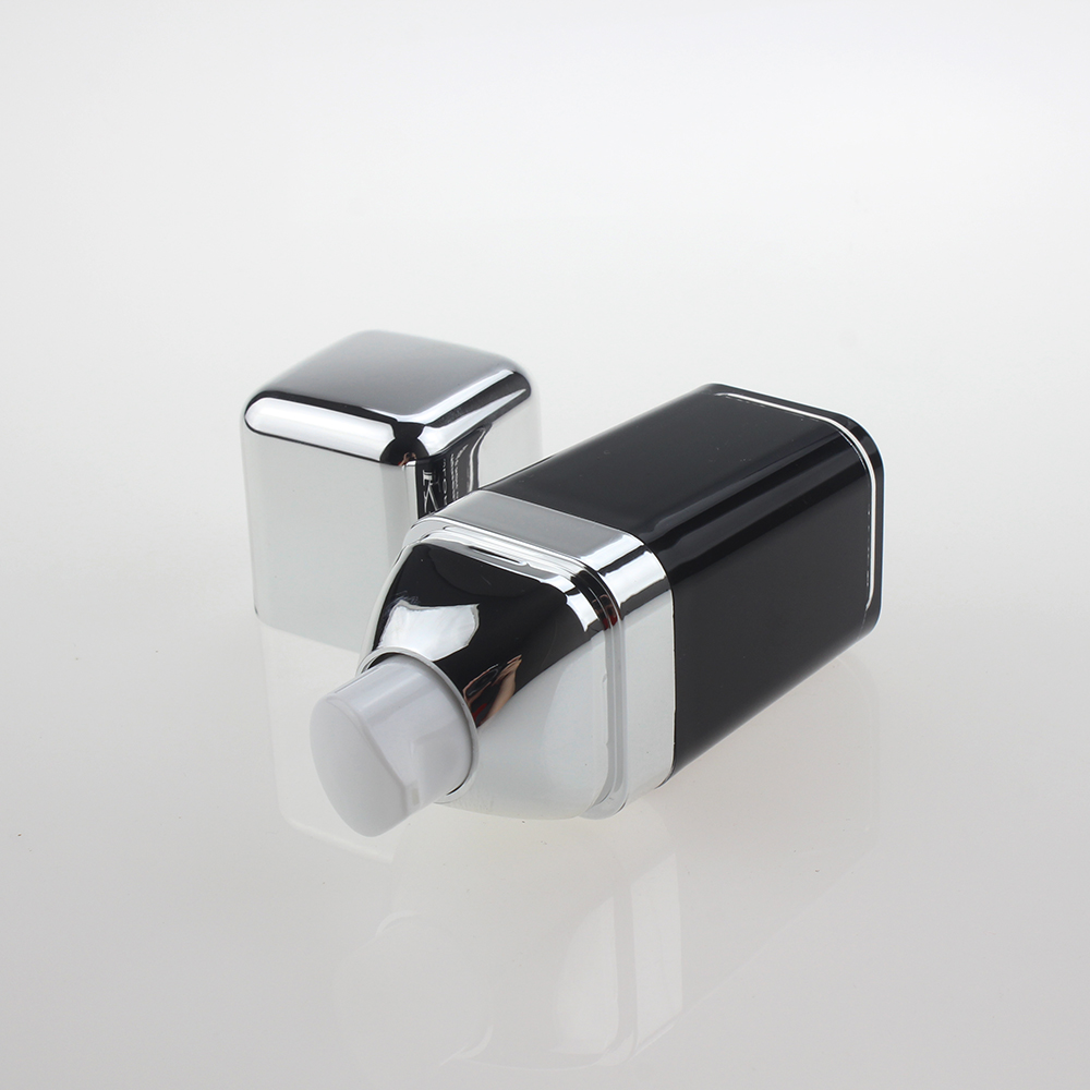 Download Wholesale Black/White Airless Pump Bottle 15ml 30ml 50ml - CosPack